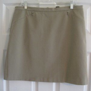 THE LIMITED STRETCH BEIGE SKIRT 14 NWOT $69.50